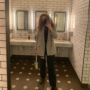 Meet your Posher, Madi